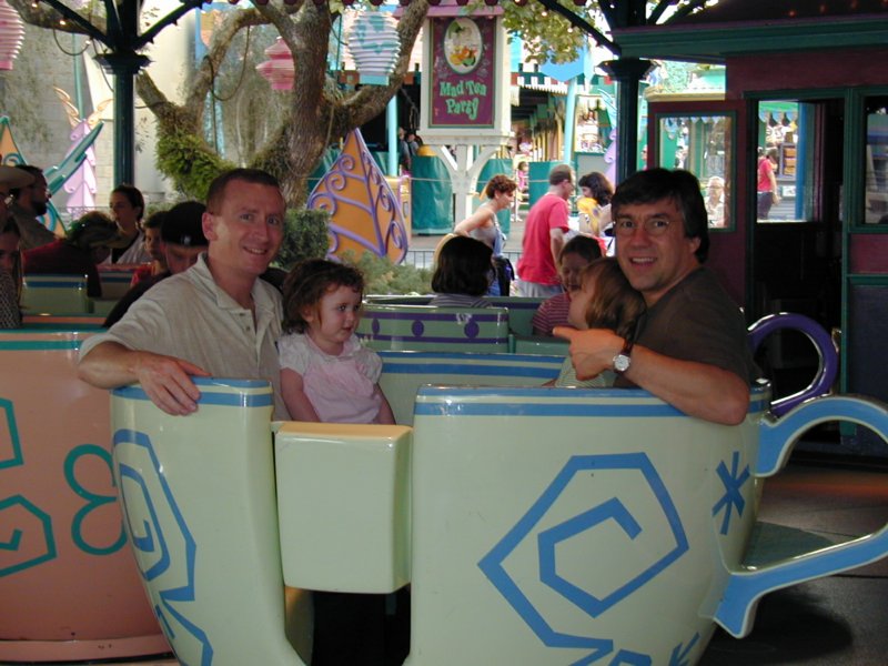 disney05.jpg 
800 x 600 compressed image 
(97,384 bytes)