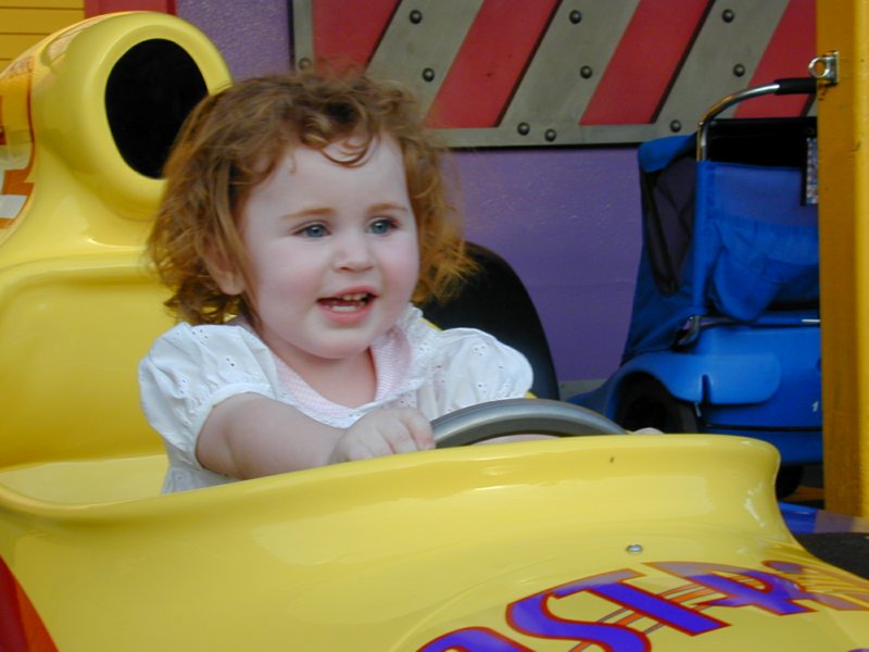 disney06.jpg 
800 x 600 compressed image 
(63,089 bytes)