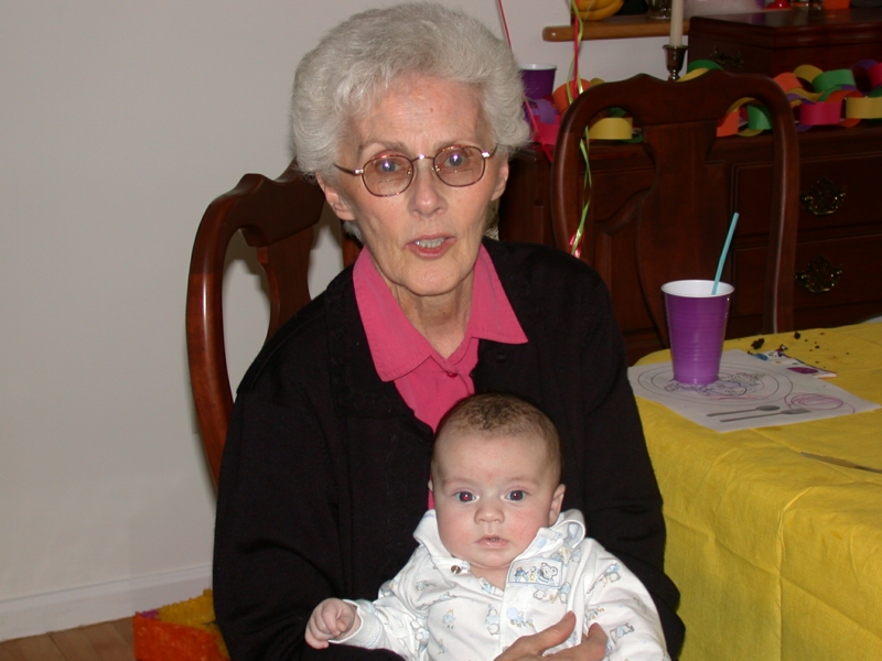 thirdbday07.jpg 
800 x 600 JPEG-compressed image 
(306,059 bytes)