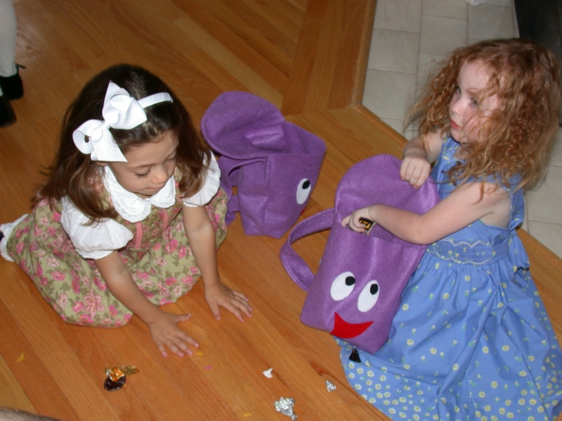 thirdbday15.jpg 
800 x 600 JPEG-compressed image 
(364,196 bytes)