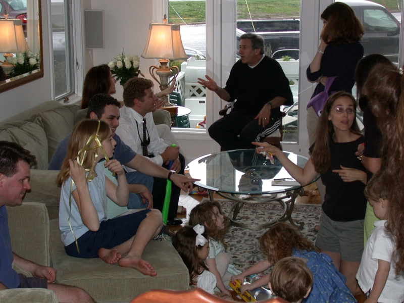 thirdbday18.jpg 
800 x 600 JPEG-compressed image 
(375,530 bytes)