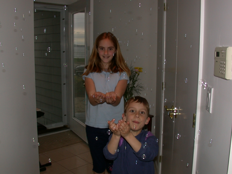 thirdbday22.jpg 
800 x 600 JPEG-compressed image 
(281,057 bytes)