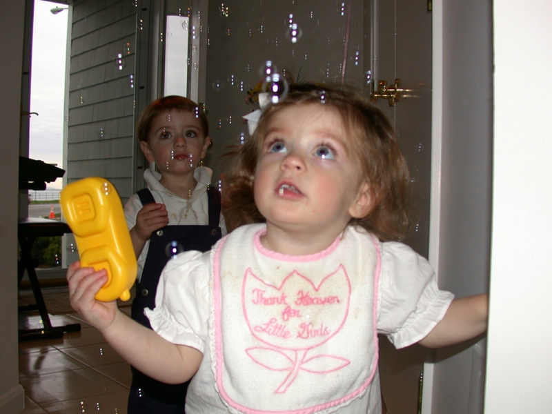thirdbday23.jpg 
800 x 600 JPEG-compressed image 
(305,772 bytes)