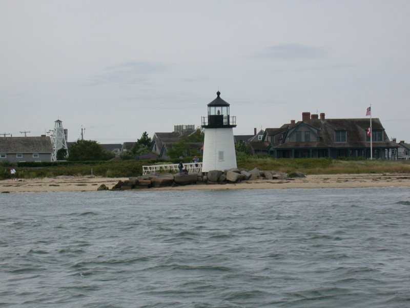 cruisesouth78.jpg 
800 x 600 compressed image 
(64,253 bytes)