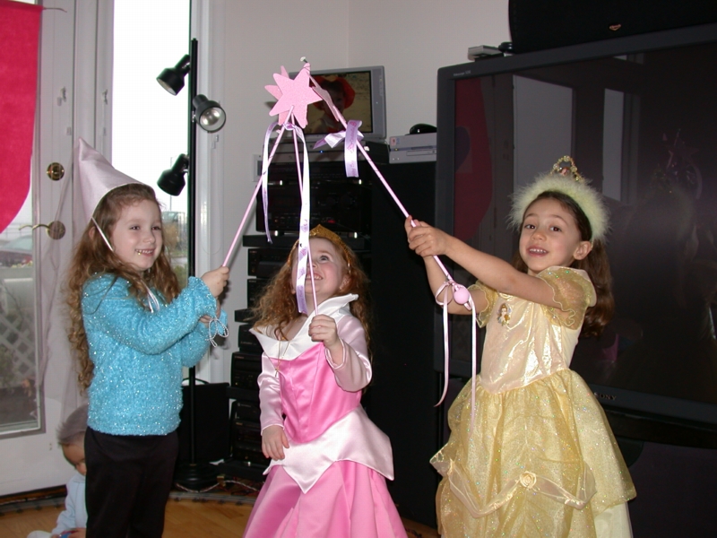 fourthbday09.jpg 
800 x 600 JPEG-compressed image 
(339,092 bytes)