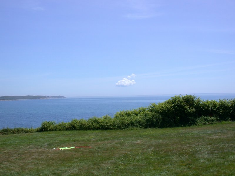 cruisingthecape08.jpg 
800 x 600 compressed image 
(57,265 bytes)