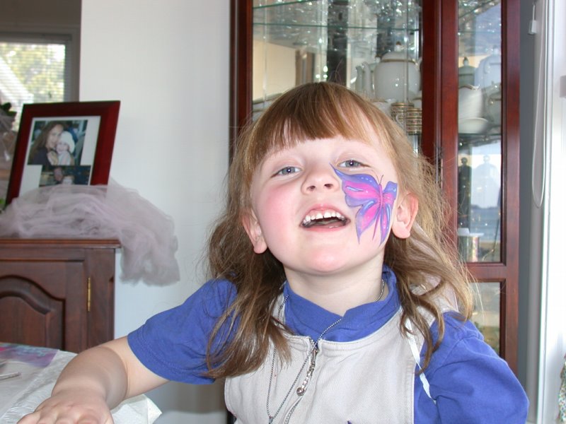 fifthbirthday07.jpg 
800 x 600 compressed image 
(83,822 bytes)